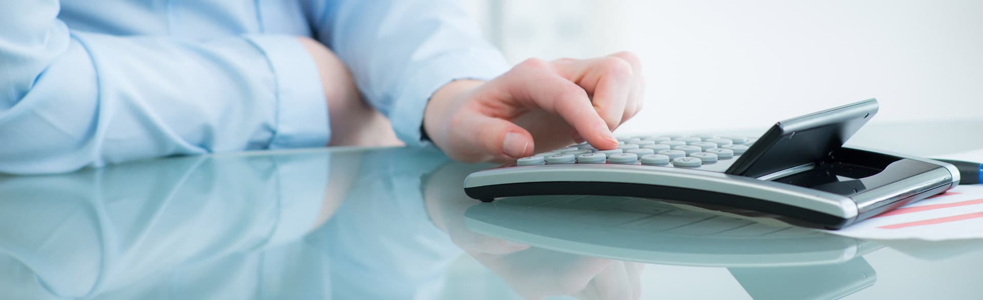 Contacta con Xestión Boiro Asesores vía chamada ou mensaxe!